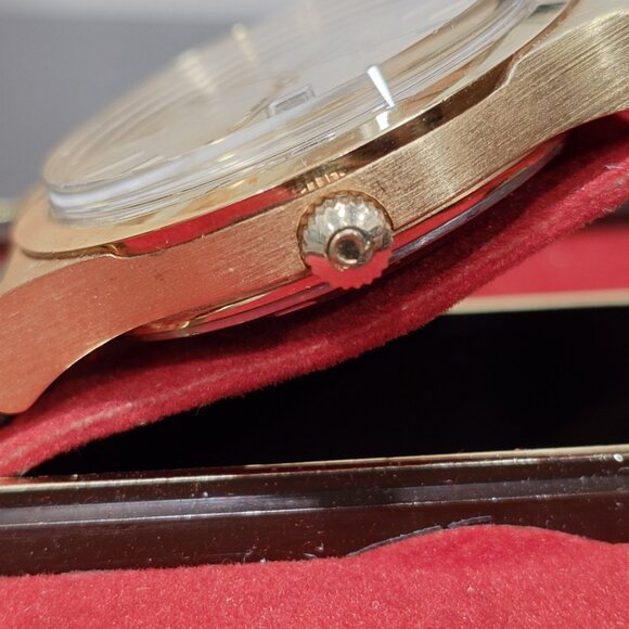 An Impeccable Omega Genève Automatic Day/Date (ref 166.0169 cal 1020) - Picture 3 of 12